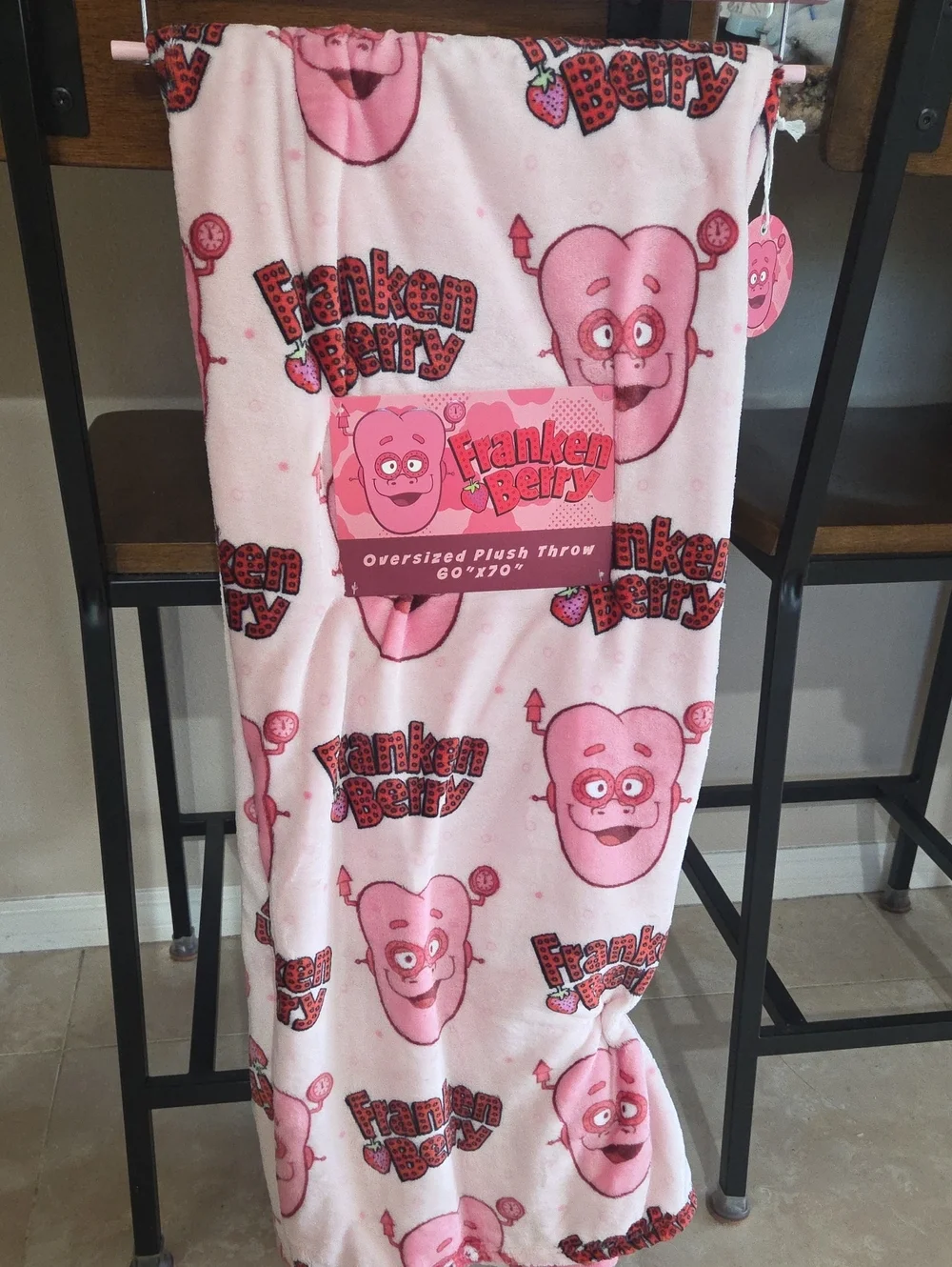 Franken berry Throw Blanket - Pink
